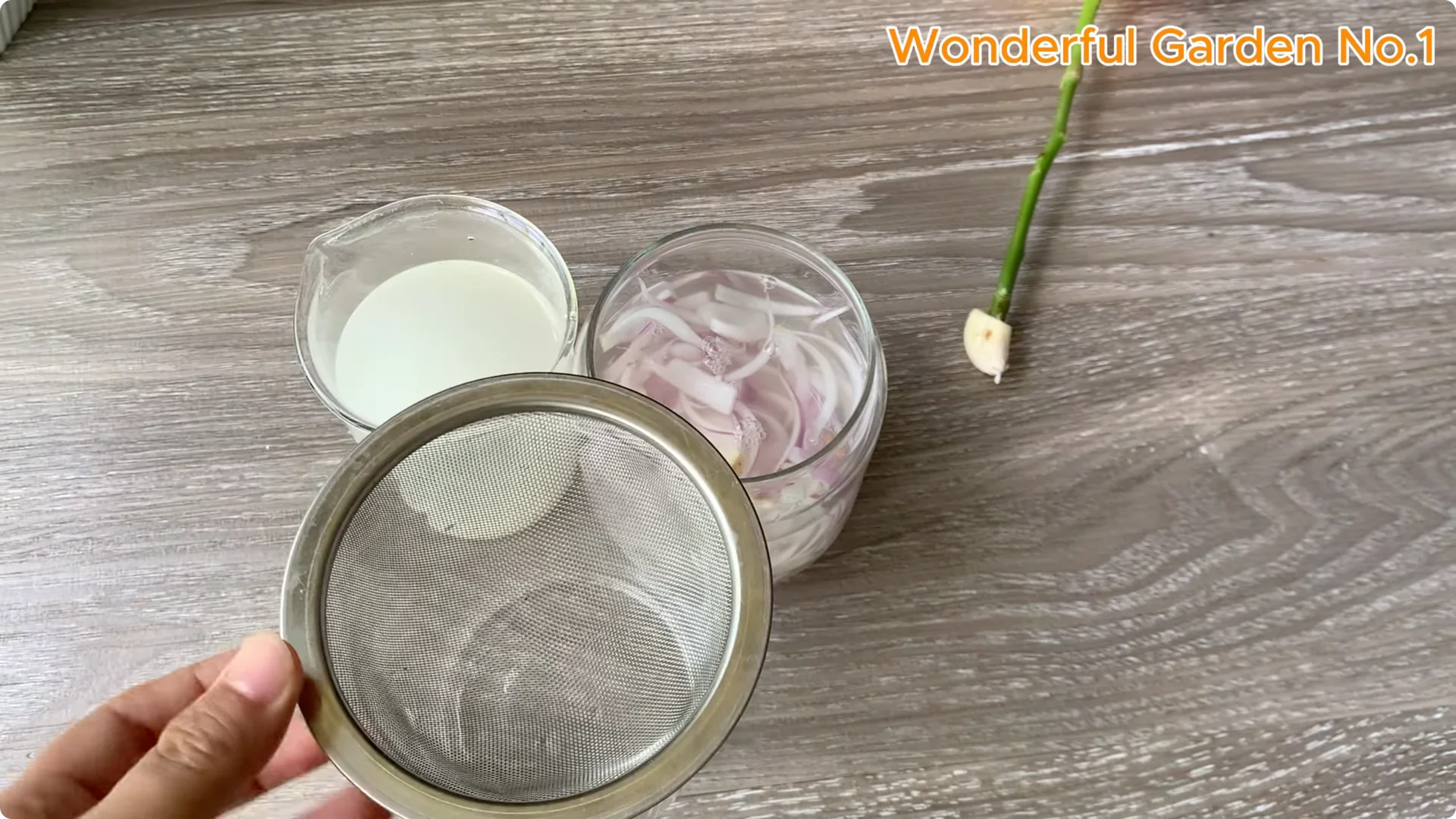 How One Thin Slice Sparked 1002 Rose Roots Overnight screenshot 11