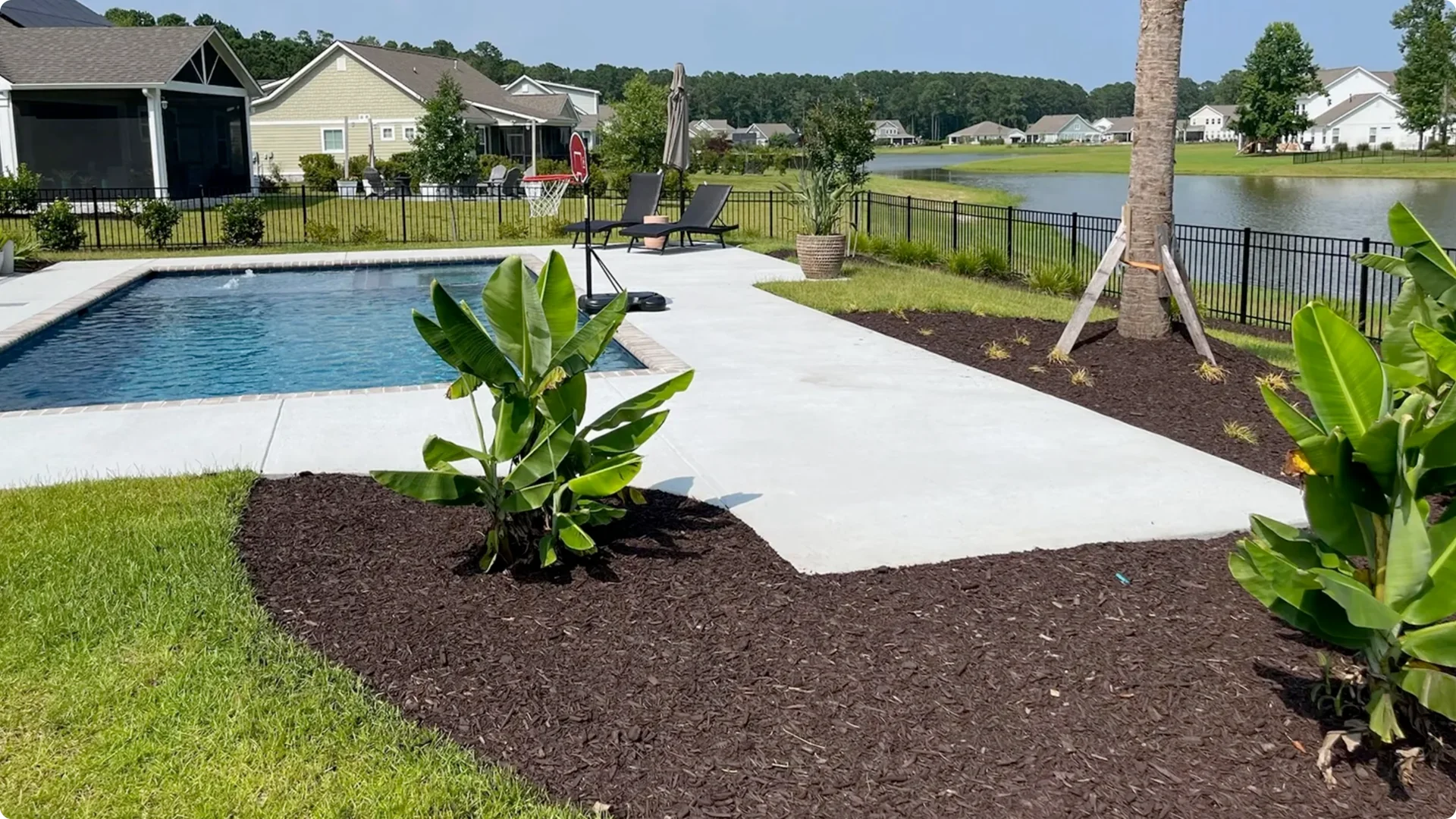 10 Small Garden Ideas That Feel Luxurious Without the Cost screenshot 6